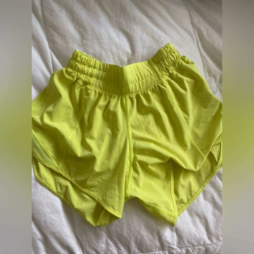 Lululemon- Hotty Hot LR Shorts 4” Lined - Women’s 2